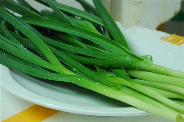 中午的饭菜晚上能吃吗：没有坏就可以吃（一般不会坏）